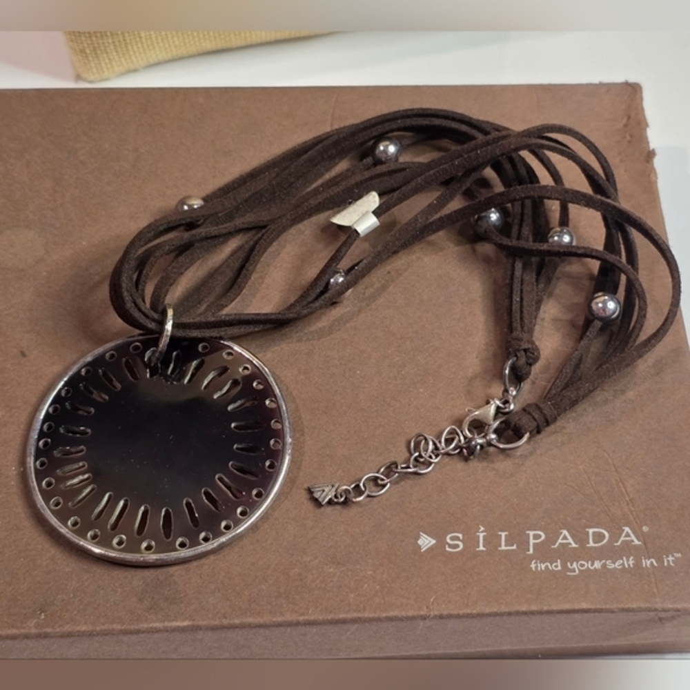 Silpada N1433 retired pen shell and sterling silver pendant necklace New